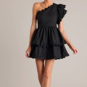 Flirty Flutter Black Scallop Tiered One Shoulder Romper Size Large - NWT